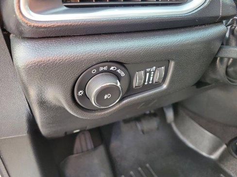 Used 2018 Chrysler Pacifica Touring-L Plus w/ S Appearance Package image 23