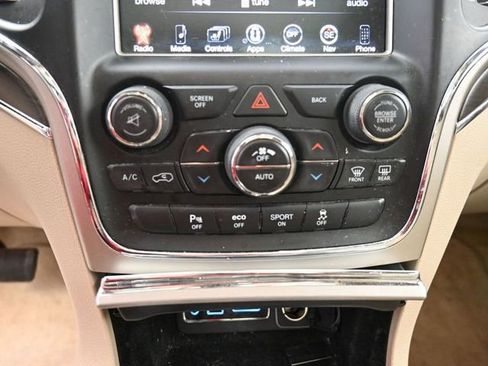 Used 2017 Jeep Grand Cherokee Overland image 27