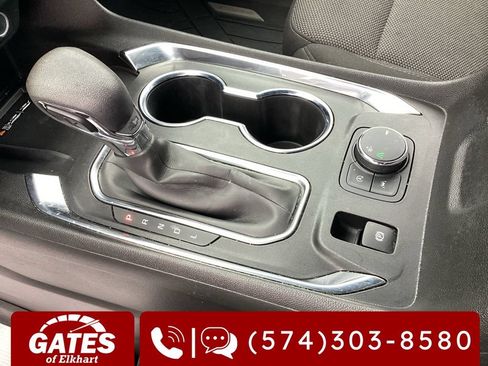 Used 2023 Chevrolet Traverse LT FWD image 32