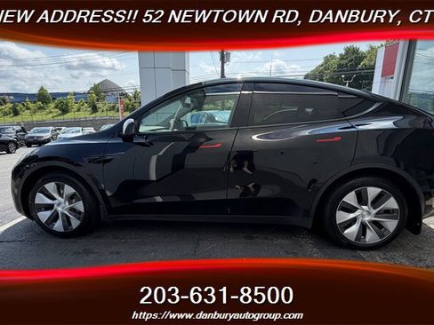 Used 2022 Tesla Model Y Long Range AWD/4WD image 2