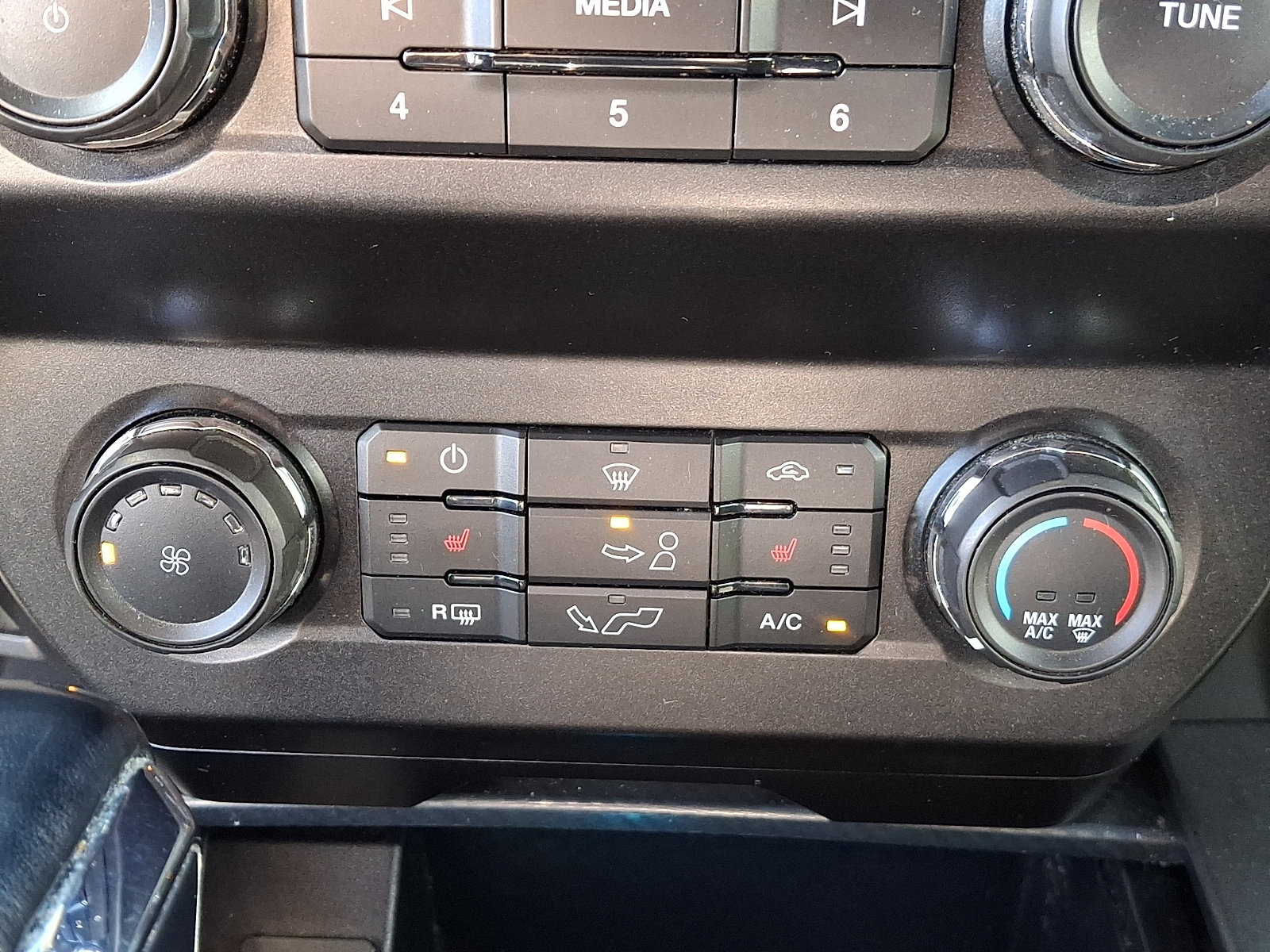 Used 2020 Ford F150 XLT w/ Equipment Group 302A Luxury AWD/4WD image 16