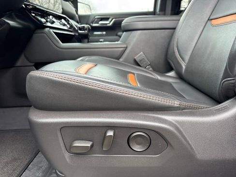 Used 2024 GMC Sierra 1500 AT4 w/ Technology Package image 12