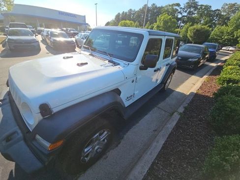Used 2020 Jeep Wrangler Unlimited Sport S AWD/4WD image 3