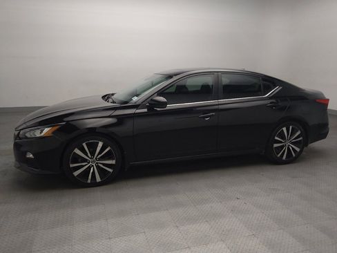 Used 2022 Nissan Altima 2.0 SR FWD image 2