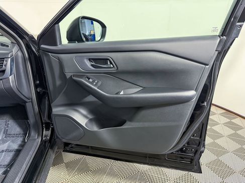 Certified 2025 Nissan Rogue S image 39