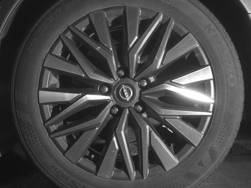 Used 2025 Nissan Altima 2.5 SV image 14