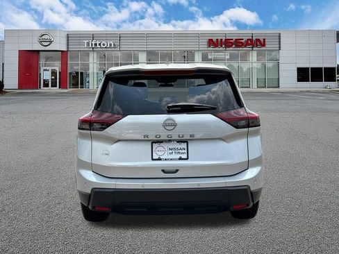 Used 2025 Nissan Rogue SV FWD image 6