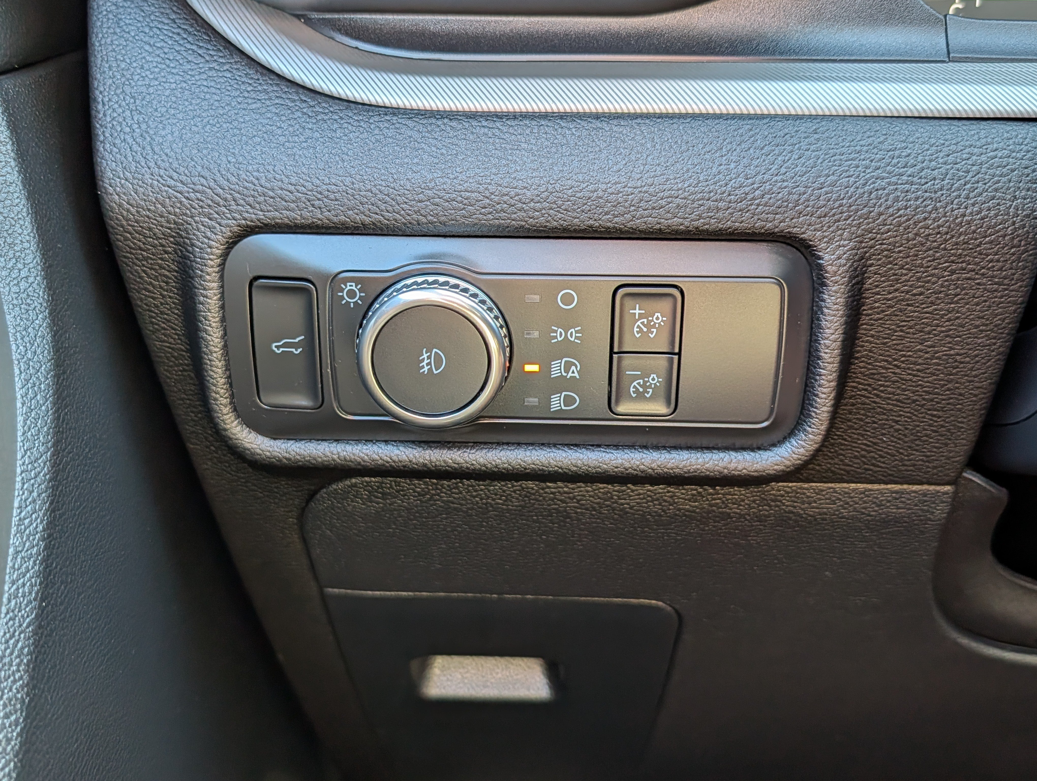 Used 2021 Ford Explorer XLT AWD/4WD image 26