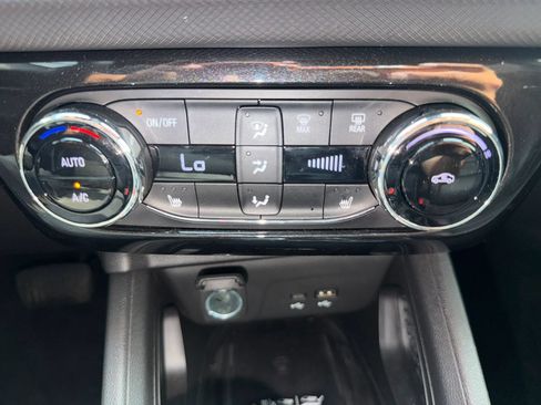 Used 2025 Chevrolet TrailBlazer RS w/ Convenience Package FWD image 19
