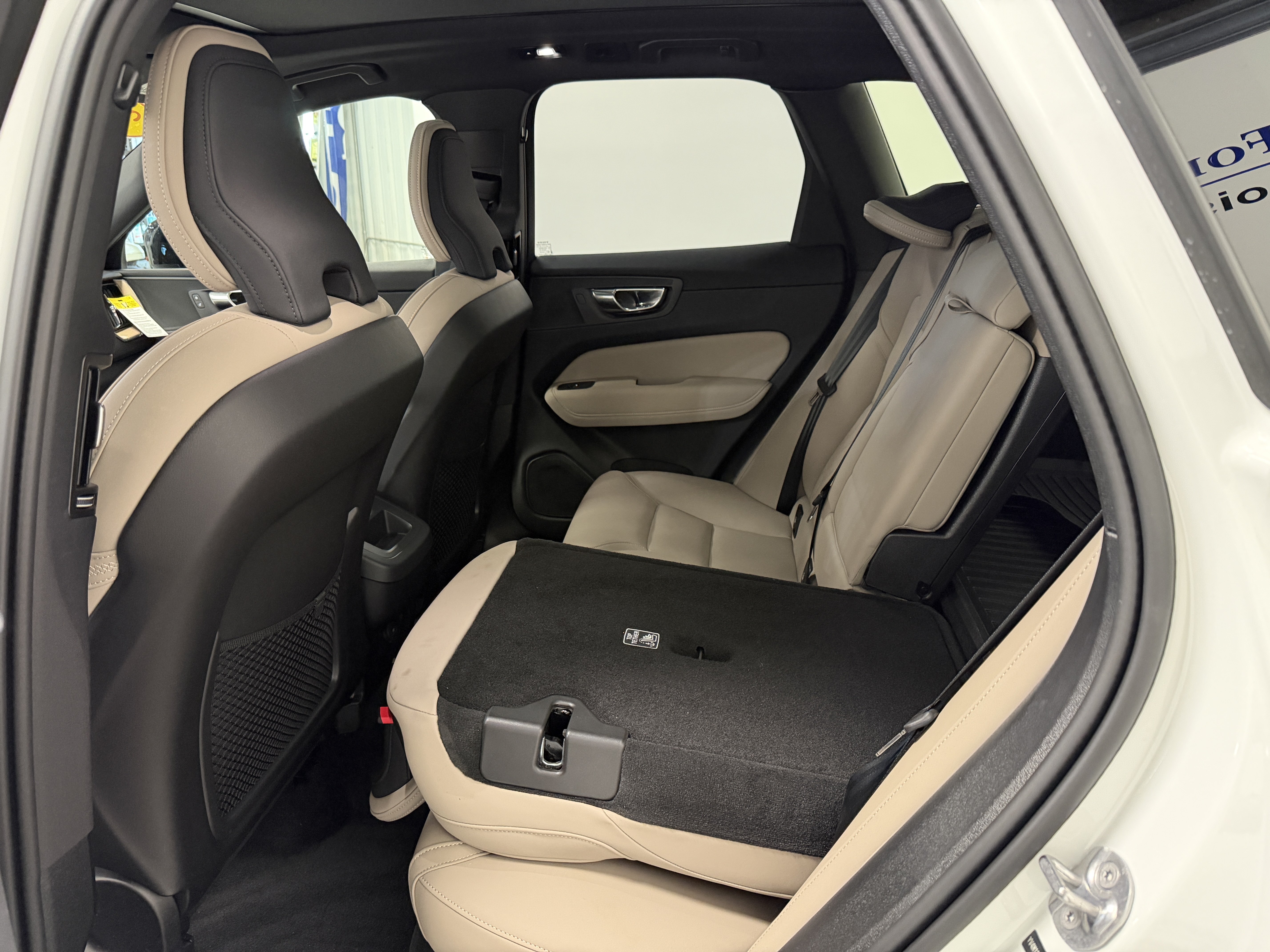 Used 2026 Volvo XC60 B5 Plus AWD/4WD image 21