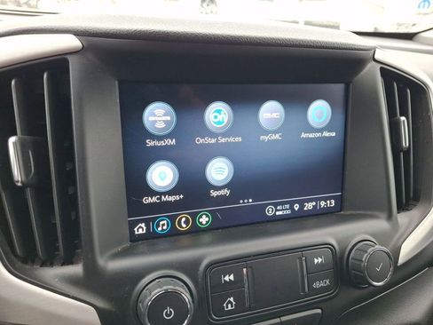 Used 2022 GMC Terrain SLT image 17