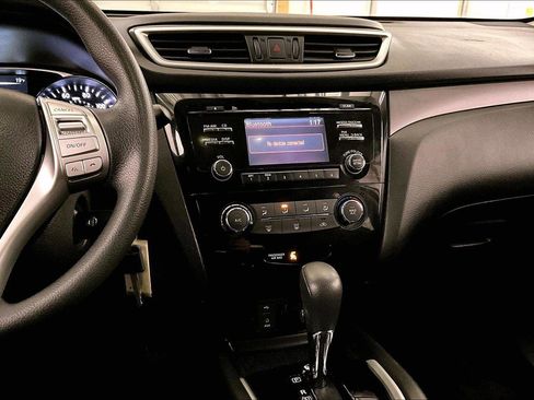Used 2014 Nissan Rogue S image 7