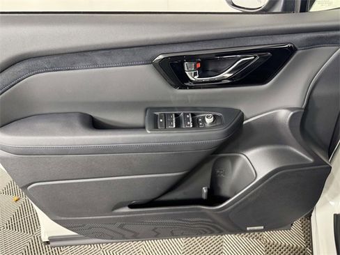 Used 2025 Subaru Forester Limited image 17