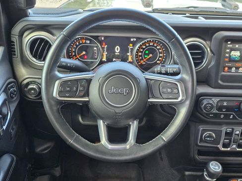 Used 2018 Jeep Wrangler Unlimited Sahara w/ LED Lighting Group AWD/4WD image 7