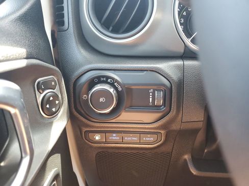 Certified 2023 Jeep Wrangler Unlimited AWD/4WD image 21