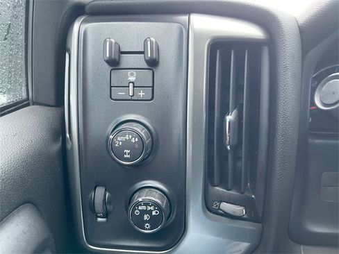 Certified 2018 Chevrolet Silverado 1500 LT w/ All Star Edition image 16