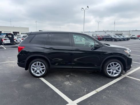 Used 2025 Honda Passport EX-L image 9