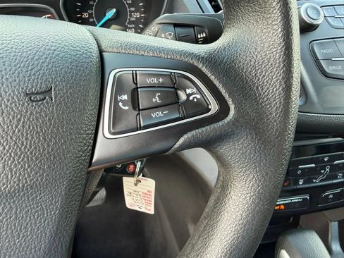 Used 2018 Ford Escape SE FWD image 17