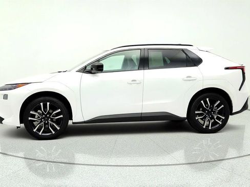 Used 2026 Subaru Solterra AWD/4WD image 8