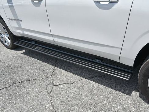 Used 2024 Chevrolet Suburban High Country image 7