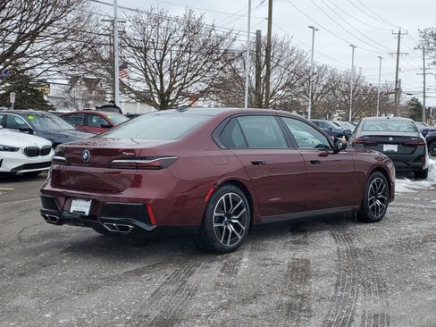 Certified 2023 BMW 760i xDrive w/ Executive Package image 3