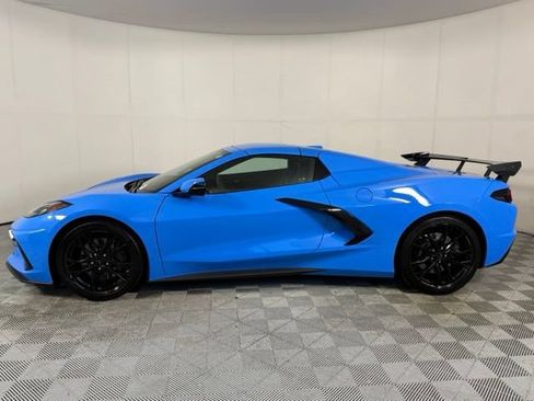 Used 2023 Chevrolet Corvette Stingray Premium Conv w/ Z51 Performance Package RWD image 3