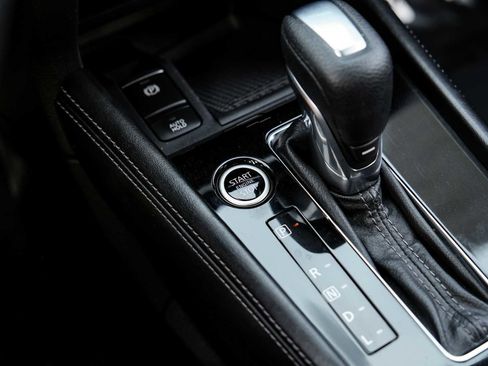 Used 2021 Nissan Kicks SV image 20