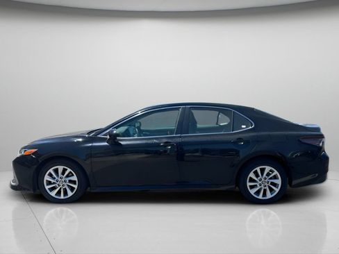 Used 2024 Toyota Camry LE FWD image 11