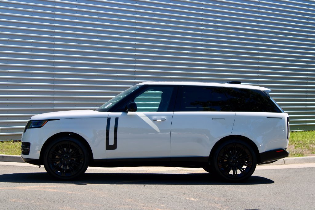 New 2026 Land Rover Range Rover SE AWD/4WD image 2