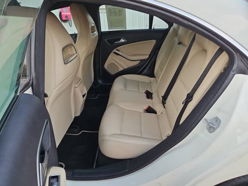 Used 2014 Mercedes-Benz CLA 250 image 18