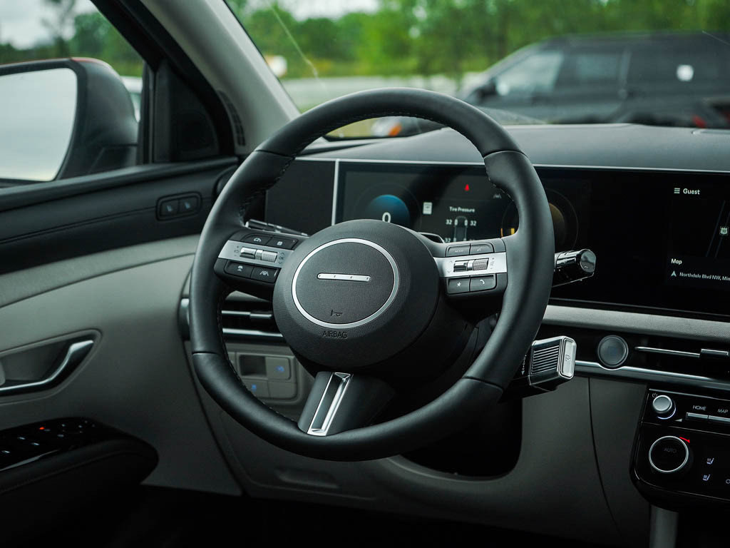 New 2026 Hyundai Tucson Limited AWD/4WD image 16