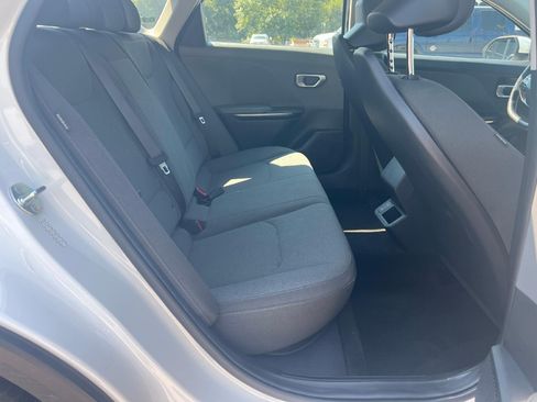 Used 2025 Kia K4 FWD image 9