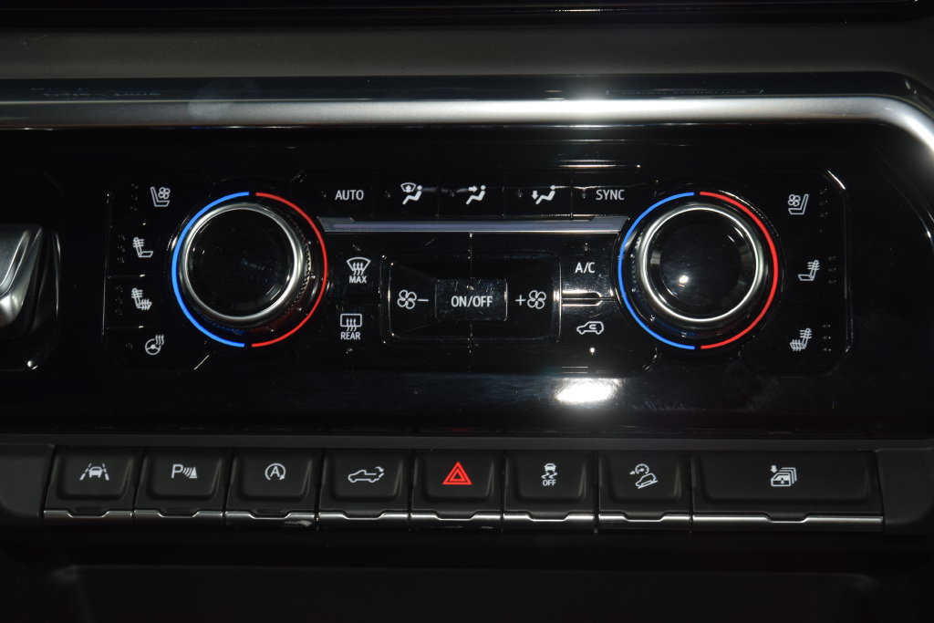 Used 2024 GMC Sierra 1500 Denali Ultimate AWD/4WD image 35