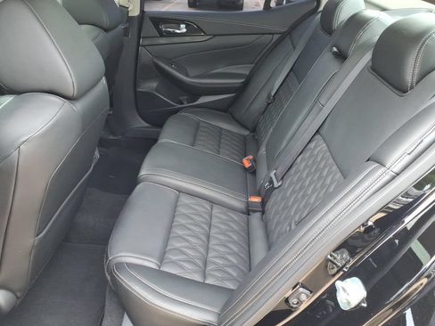 Used 2023 Nissan Maxima Platinum w/ Sport Mat Group FWD image 13