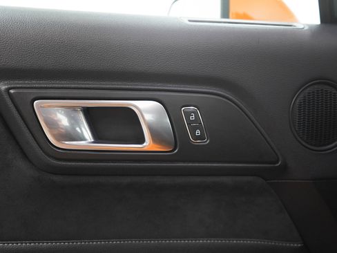 Used 2018 Ford Mustang GT Premium w/ GT Performance Package RWD image 15
