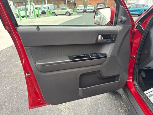 Used 2011 Ford Escape Limited w/ 302A Rapid Spec Order Code image 27