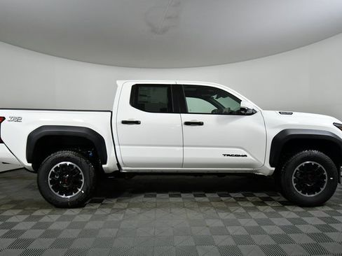 New 2025 Toyota Tacoma TRD Off-Road image 15