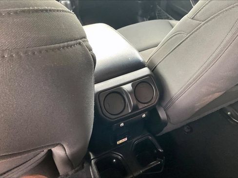 Used 2020 Jeep Wrangler Unlimited Sahara AWD/4WD image 10