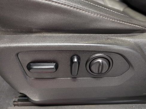 Used 2021 Chevrolet Silverado 2500 LTZ w/ LTZ Premium Package image 17