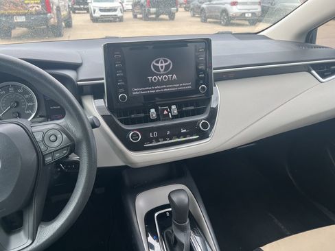 Used 2020 Toyota Corolla LE image 9
