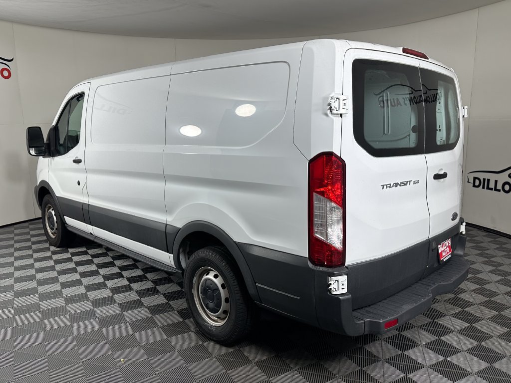 Used 2016 Ford Transit 150 130 Low Roof RWD image 4