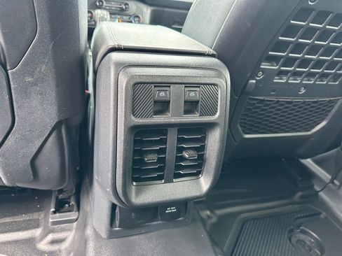 Used 2025 Ford Bronco Badlands AWD/4WD image 22