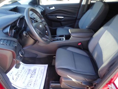 Used 2017 Ford Escape SE image 10
