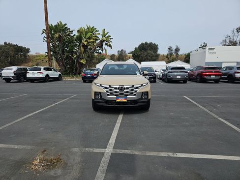 Used 2024 Hyundai Santa Cruz SEL image 2