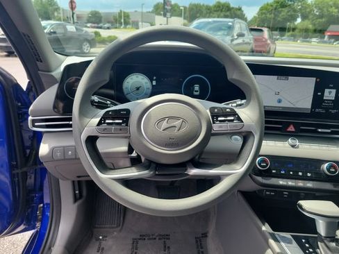 Used 2024 Hyundai Elantra SEL FWD image 29