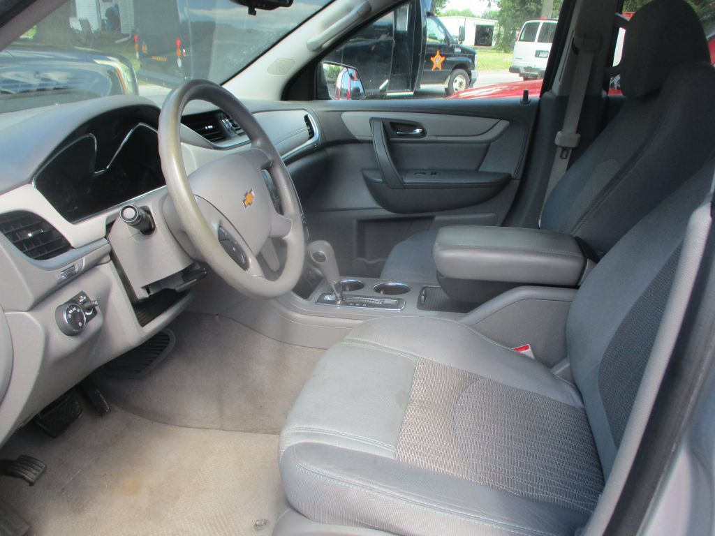 Used 2014 Chevrolet Traverse LS FWD image 12