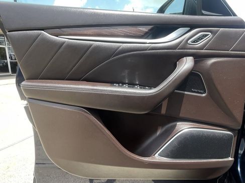 Used 2019 Maserati Levante GranLusso image 33