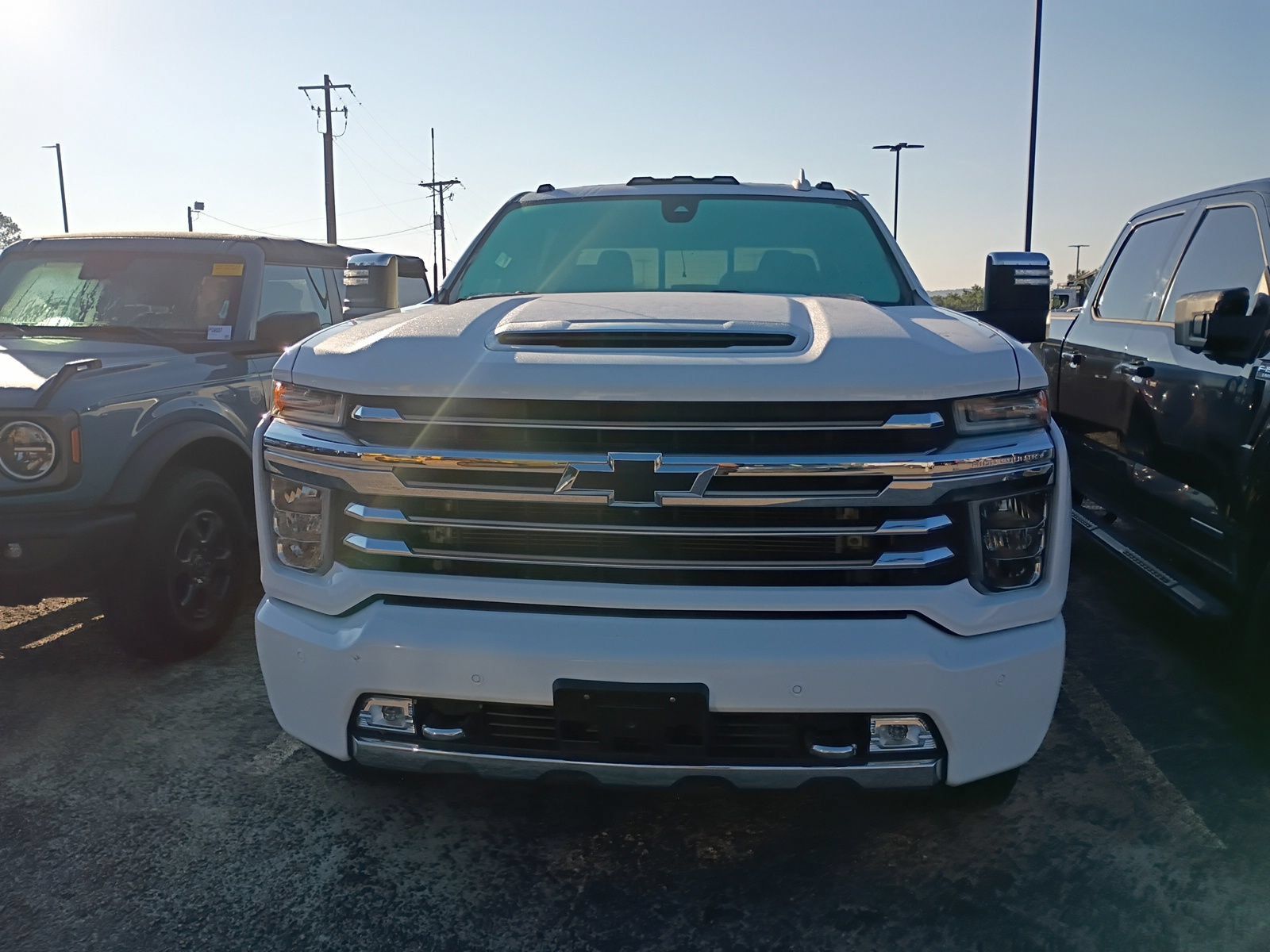 Used 2021 Chevrolet Silverado 3500 High Country AWD/4WD image 2