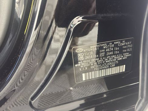 Used 2020 Genesis G70 2.0T RWD image 13