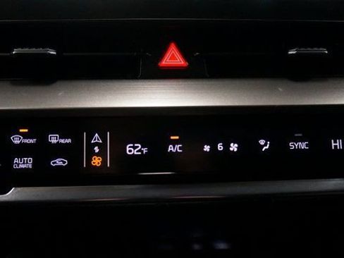 Used 2023 Kia Sportage EX image 21